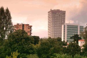 città albanese