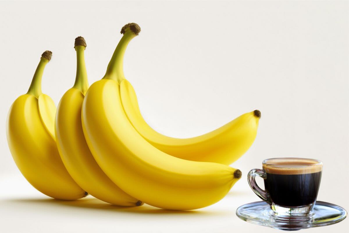 Banane e tazzina con caffè