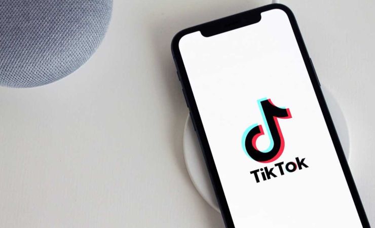 Smartphone con tik tok