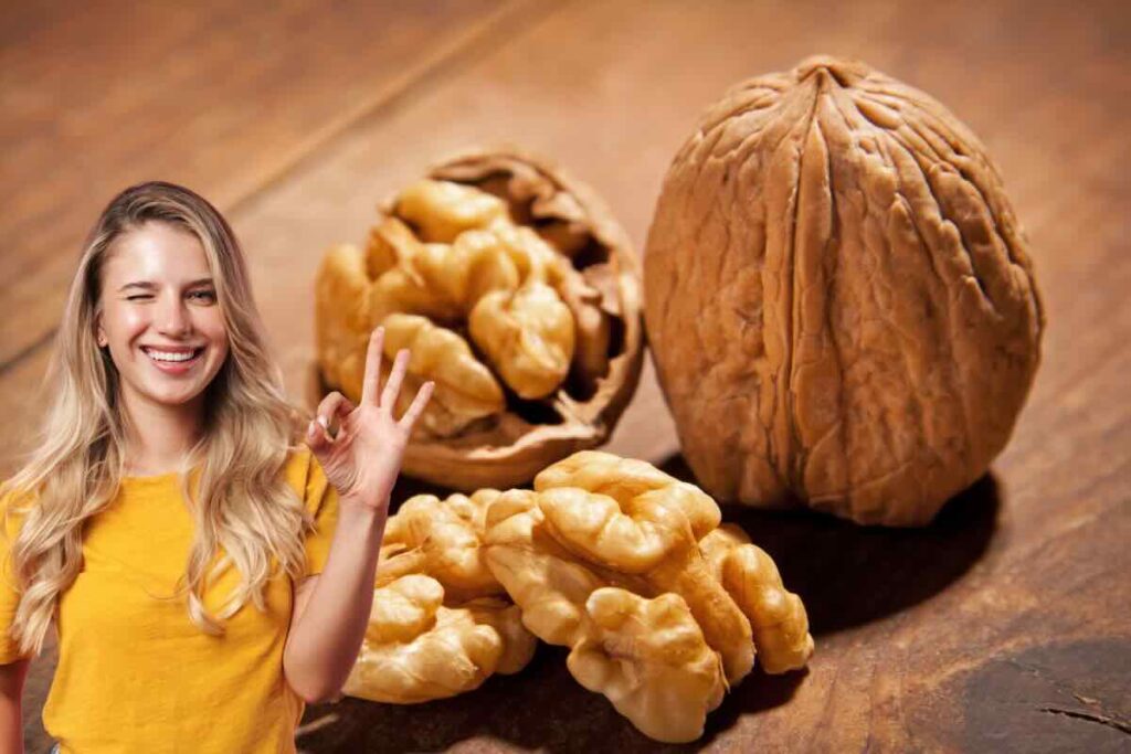 noci aperte e chiuse e donna felice