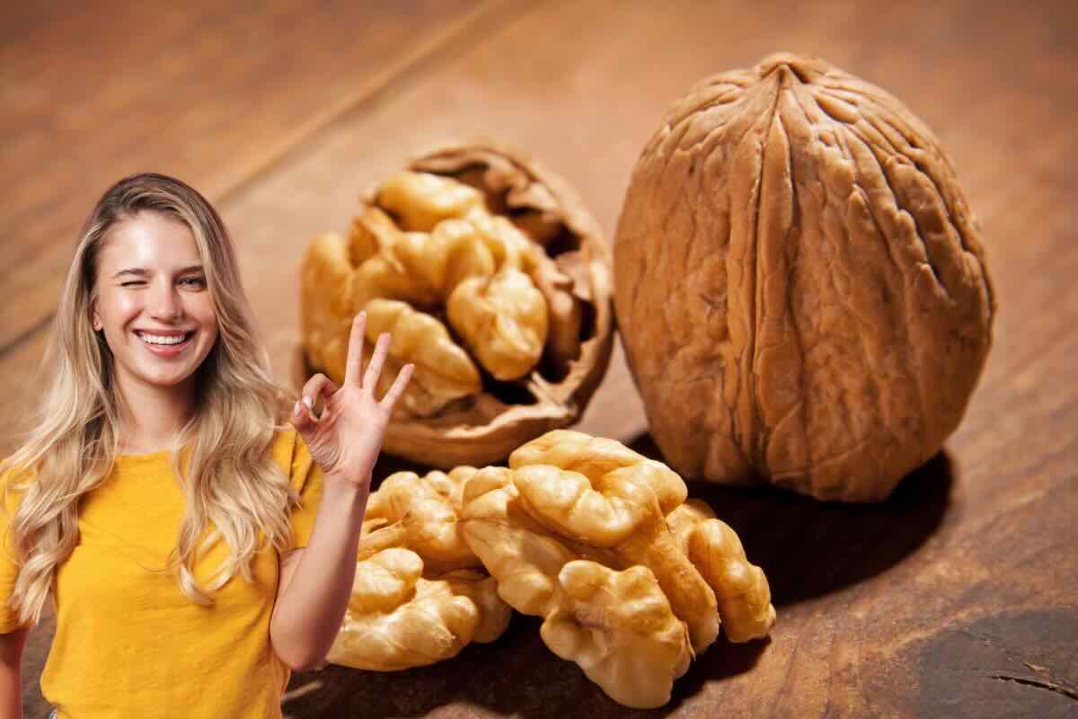 noci aperte e chiuse e donna felice